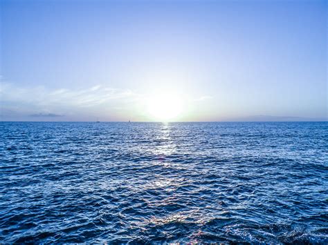 Sea And Sky Horizon Photo · Free Stock Photo