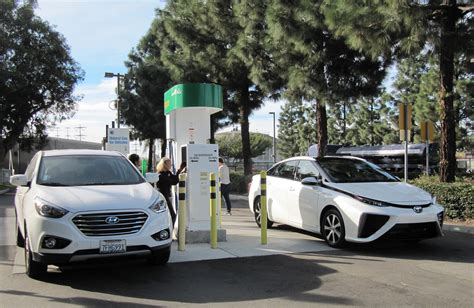Hydrogen Stations In California How Many Needed As Fuel Cell Cars Arrive