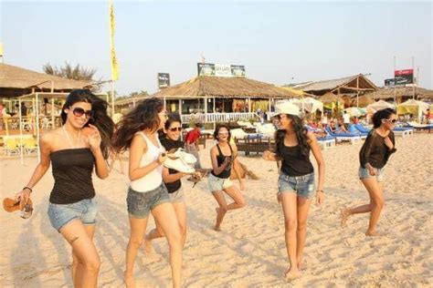 Baga Beach Goa Of People Goa Holiday Packaging Holiday Tours
