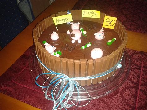 Das zweite schweinchen schwimmt auf eurem kuchen herum. Schweinchen oder Pferdchen-im-Schlamm-Torte (Rezept mit ...