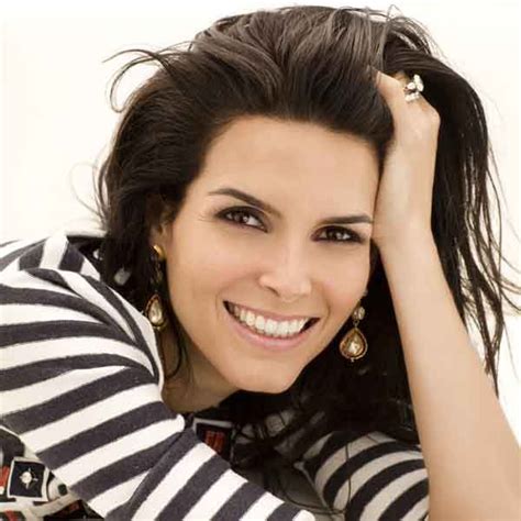 Angie Harmon Beautiful You Want Her As Your Sister Angie Harmon