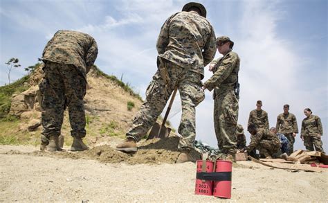 Eod Techs Train For Explosive Situations Us Indo Pacific Command 2015