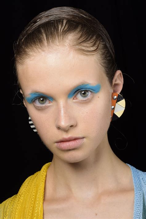 Missoni Spring 2016 Ready To Wear Beauty Photos Vogue Bold Makeup