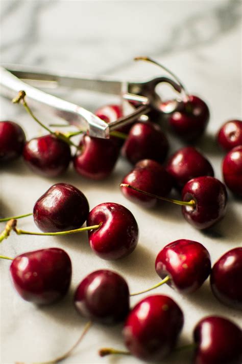 Commercial cherries are obtained from cultivars of several species, such as the sweet prunus avium and the sour prunus cerasus. Suncrest Orchard Red Cherry (2kg Premium Box) — MomoBud