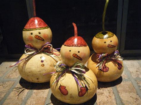 Pumpkin pie with autumn vegetables. Snowman gourds! | Painted gourds, Snowman gourds, Gourd art