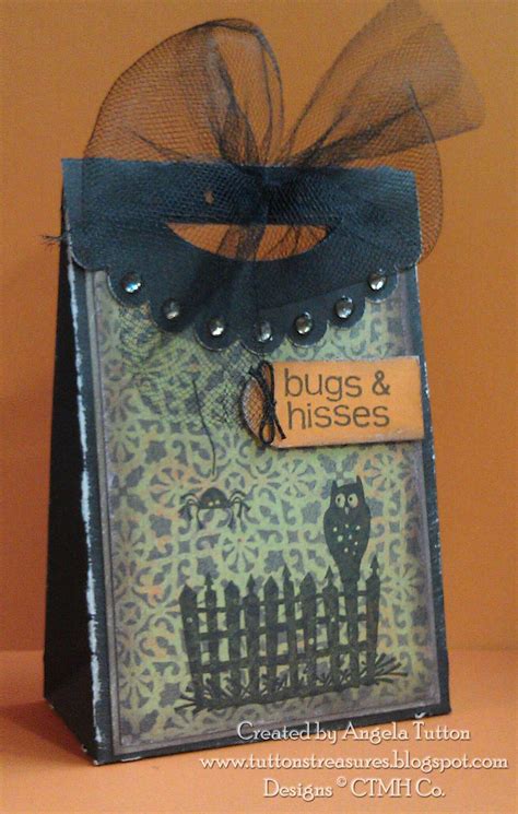 It is a sample project that because a cricut machine for beginners is a little scary! Tutton's Treasures: Cricut Halloween Bag