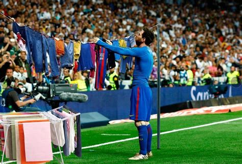 Leo messi volverá a ser la gran amenaza para el real madrid en el clásico de este 23 de diciembre. Los mejores 'memes' de la celebración de Messi con su camiseta en el Bernabéu - Foto 3 de 12 ...
