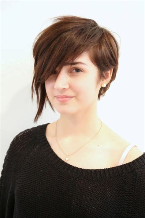 25 Asymmetrical Short Hairstyles To Grab Everyone S Attention Hairdo Hairstyle