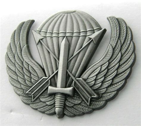Us Army Special Forces Airborne Parachute Wings Lapel Pin Badge 175