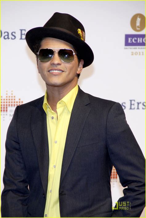 Bruno mars, mark ronson, and jeff bhasker penned the hit, but the songwriting credits were revised to include the gap band after people noted similarities between perhaps the best live performance of this song came when bruno mars crashed the 2016 super bowl halftime show with beyoncé. Bruno Mars: Echo 2011 Awards: Photo 2530280 | Bruno Mars ...