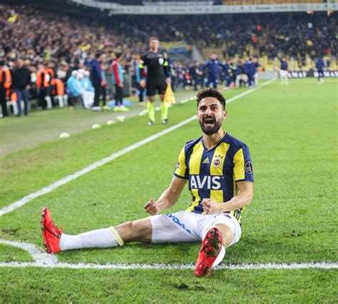 78' fenerbahçe'de üçüncü ve son oyuncu değişikliği gerçekleşiyor. Fenerbahçe:2 - Sivasspor: 1 maç özeti, maç sonucu ve ...