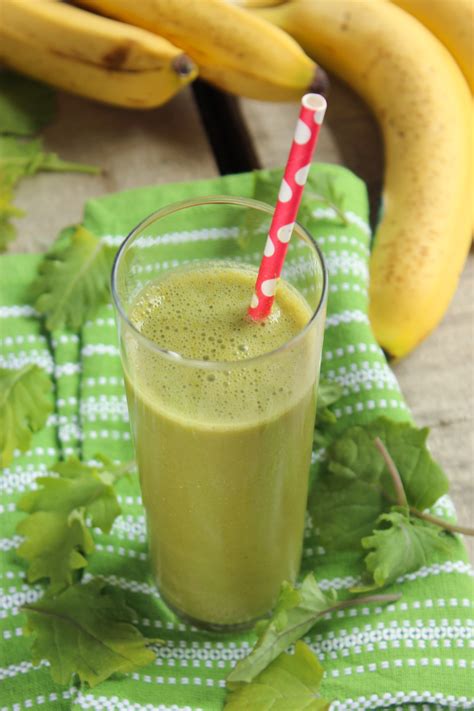 Most fruit is high carb and low fat, the opposite of what a keto diet calls for. Low Calorie Strawberry Banana Kale Smoothie - The Fitchen
