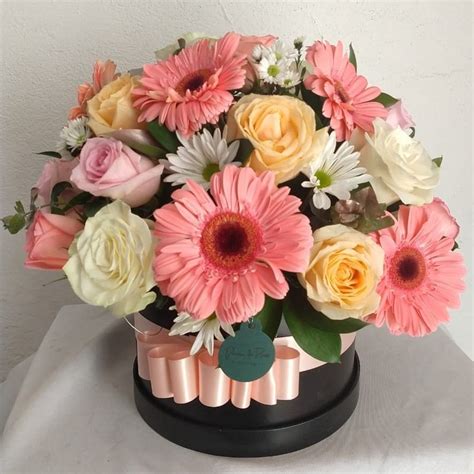 Arreglo De Rosas Y Gerberas Flower Arrangements Simple Birthday