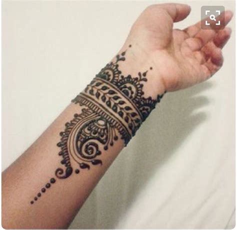 Henna (or mehndi, in hindi) is a body art practice of applying a paste made of dried henna leaves to the skin. Pin by Lindsey Holdren on Crafty fox | Pinterest | Hennas ...
