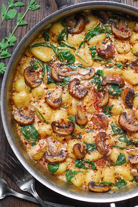 Creamy Spinach And Mushroom Gnocchi One Pan Minutes The