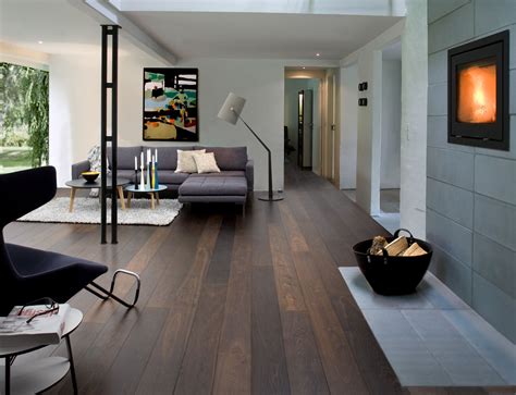 Living Rooms With Dark Hardwood Floors How To Make The Most Of A