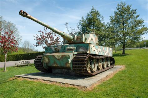 Panzerkampfwagen Vi Tiger Sdkfz 181 With Technical Data On Ausf E