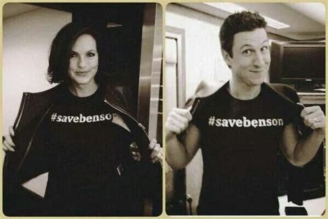 Mariska Hargitay And Pablo Schreiber Wearing The Same Shirt Cute Law And Order Special