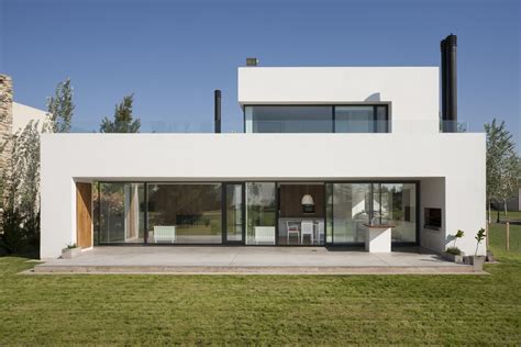 Diseño De Casa Moderna De Dos Pisos Vista De Fachada Construye Hogar