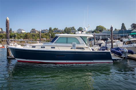 2017 Sabre 38 Salon Express Cruiser For Sale Yachtworld