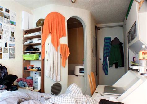 Completed in 1972 in tokyo, japan. Nakagin Capsule Tower in 2020 | Nakagin capsule tower, Small room design, Dream home design