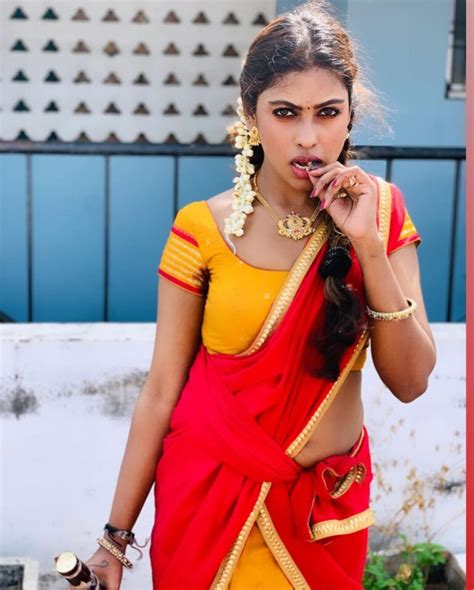 Beautiful Indian Girl In Saree Photos 91