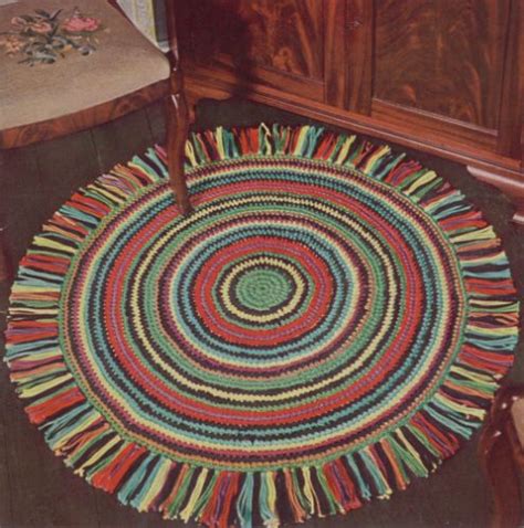 Round Ruggreat Way To Use Up Your Scraps Of Yarn Left Over From