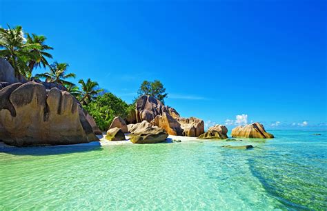 Inmensas lagunas de aguas claras rodean las islas con sus deslumbrantes jardines submarinos de coral. BANCO DE IMÁGENES GRATIS: 23 fotografías de las Islas ...