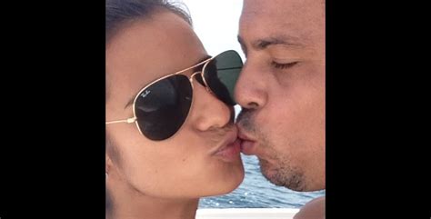 Foto Ronaldo Fenômeno Faz Declaração De Amor Para Paula Morais Em 12 De Junho De 2013 Dia Dos