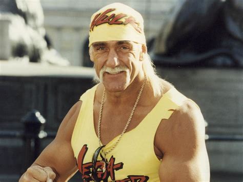 Wwe News Hulk Hogan Shows Off Back Surgery Screws Reaction