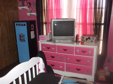 ( 0.0) out of 5 stars. Vivian's Monster High Room...so far | Monster high room ...