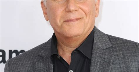 Comedian Paul Reiser Returns To Stand Up 905 Wesa