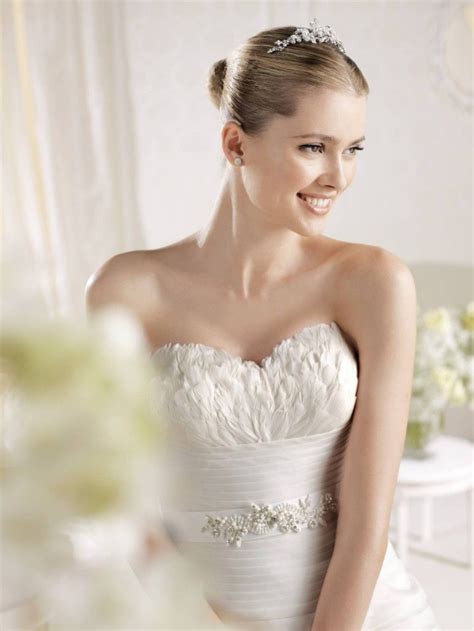 L'abito da sposa chanel haute couture di poppy, la sorella maggiore di cara, ha fatto parlare a lungo di sè! La Sposa by Pronovias 2014 (con immagini) | Abiti da sposa ...