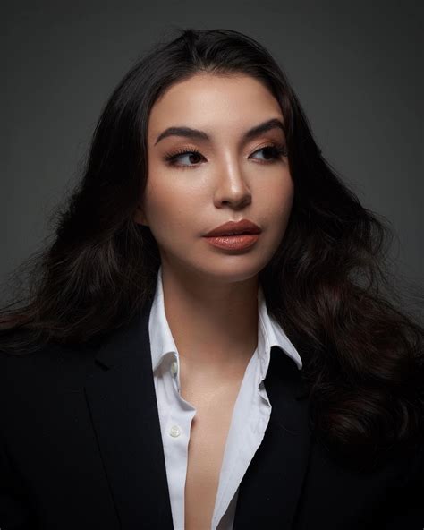 Sederet Foto Terbaru Manohara Usai Dikabarkan Pindah Agama Sejak