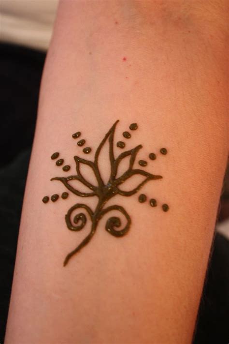 Simple Flower Henna Designs Arm Henna Flower Designs Pretty Henna