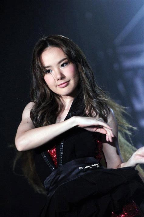 เชอรีน ณัฐจารี น้องสาวนิชคุณ หรเวชกุล ประกาศข่าวสุดเซอร์ไพรส์ แต่งงานแฟนหนุ่มนอกวงการแล้ว เผยแต่งมาสักพักใหญ่แล้ว แต่ยัง. เชอรีน ณัฐจารี หรเวชกุล