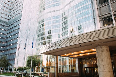 Mayo Clinic retains top spot on 2017-18 rankings of America's top hospitals