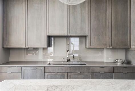 How to update your outdated wood cabinets. Pin by Pao Flores on Kitchens | Kitchen renovation, Modern ...