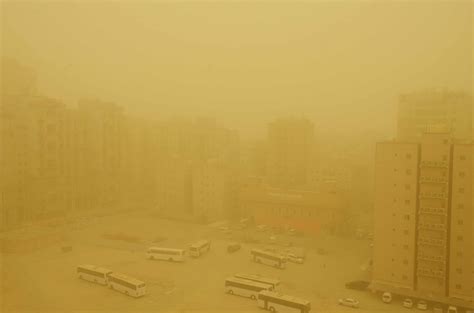 Kuna Kuwait Gripped With Dusty Weather With Very Low Visibility