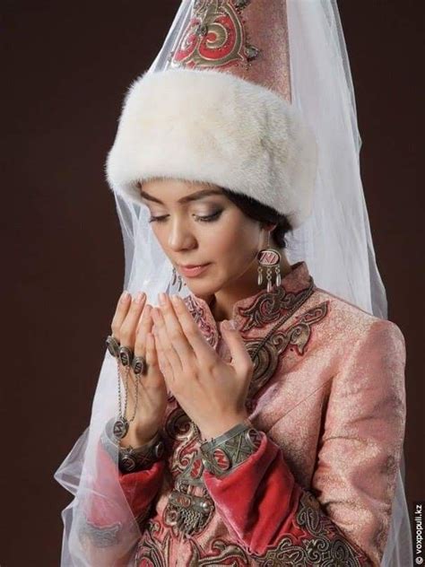 kazak tÜrk kızı 🇰🇿🇰🇿🇰🇿 Этнические наряды Традиционные платья Костюм