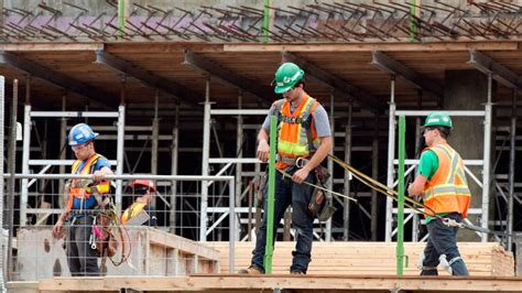 Canada loses 39,400 jobs in July; youth struggle to find work | CTV News