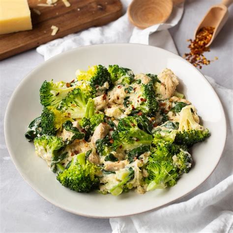 Mealime Cheesy Garlic Chicken With Broccoli And Spinach