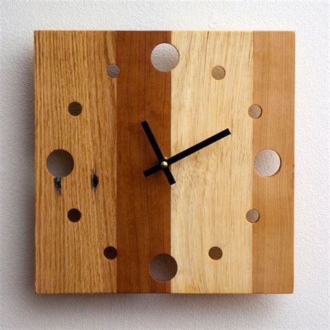 Since we have been selling our diy pallet clock kits, this post is long overdue! 30+ DIY Pallet Wood Wall Clock Designs That Easy To Make | Wall clock design, Wood wall clock ...