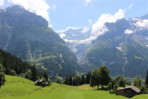 Grindelwald Switzerland Cabins At The Foot Of The Swiss Alps 3456 ×