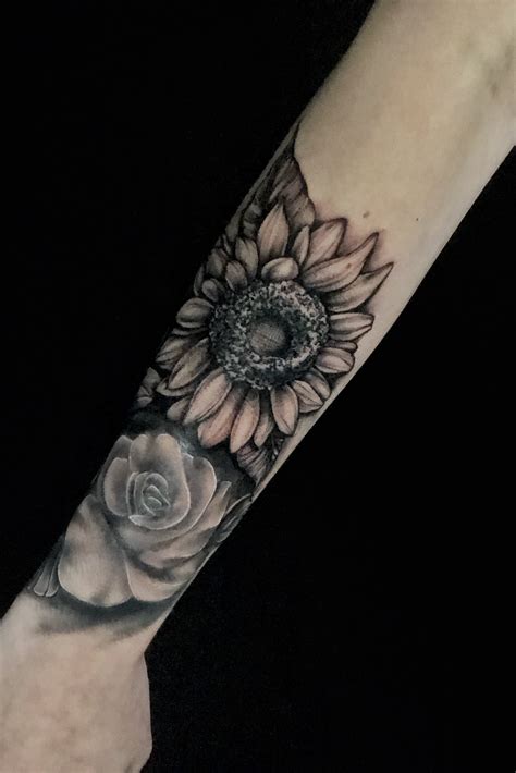 Tattoo Uploaded By Elva Stefanie Black And Grey Sunflower Sunflower