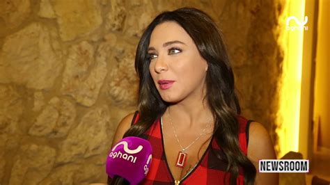 تواظب الفنانة السورية سلاف فواخرجي على نشر صور لها من كواليس مسلسل شارع شيكاغو، معبرة عن ثقتها التامة بما تقدمه وتجاهلها لما يثار حوله. سلاف فواخرجي: خادمتي حاولت خ طف أطفالي لم عاقب تي على ...