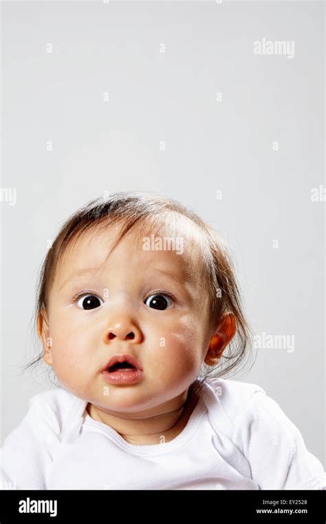 Baby Looking Surprised Hi Res Stock Photography And Images Alamy