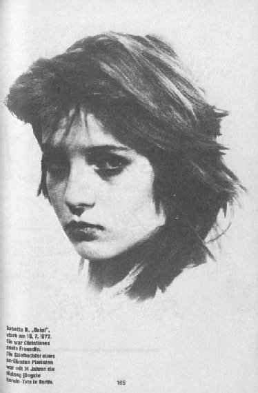 En berlín oeste, fallece babette döge, tras una sobredosis de heroína, a la edad de 14 años. Pin von Véronique Lefebvre auf dolor | Kinder vom bahnhof ...