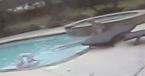 Watch Five Year Old Save Drowning Mom After Seizure