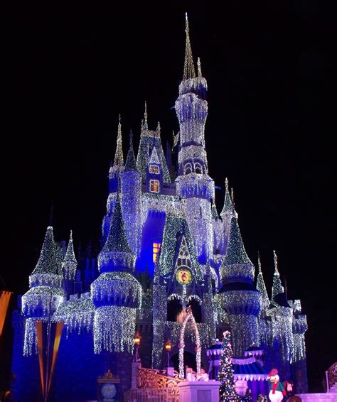 Disney World Magic Kingdom Castle At Christmas Cinderella Castle